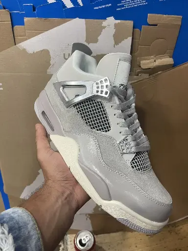 Retro 4 Frost