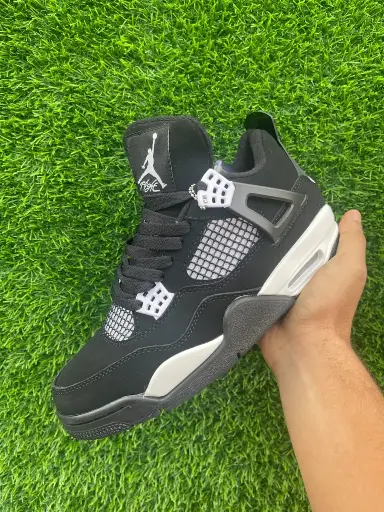 Retro 4 White Thunder
